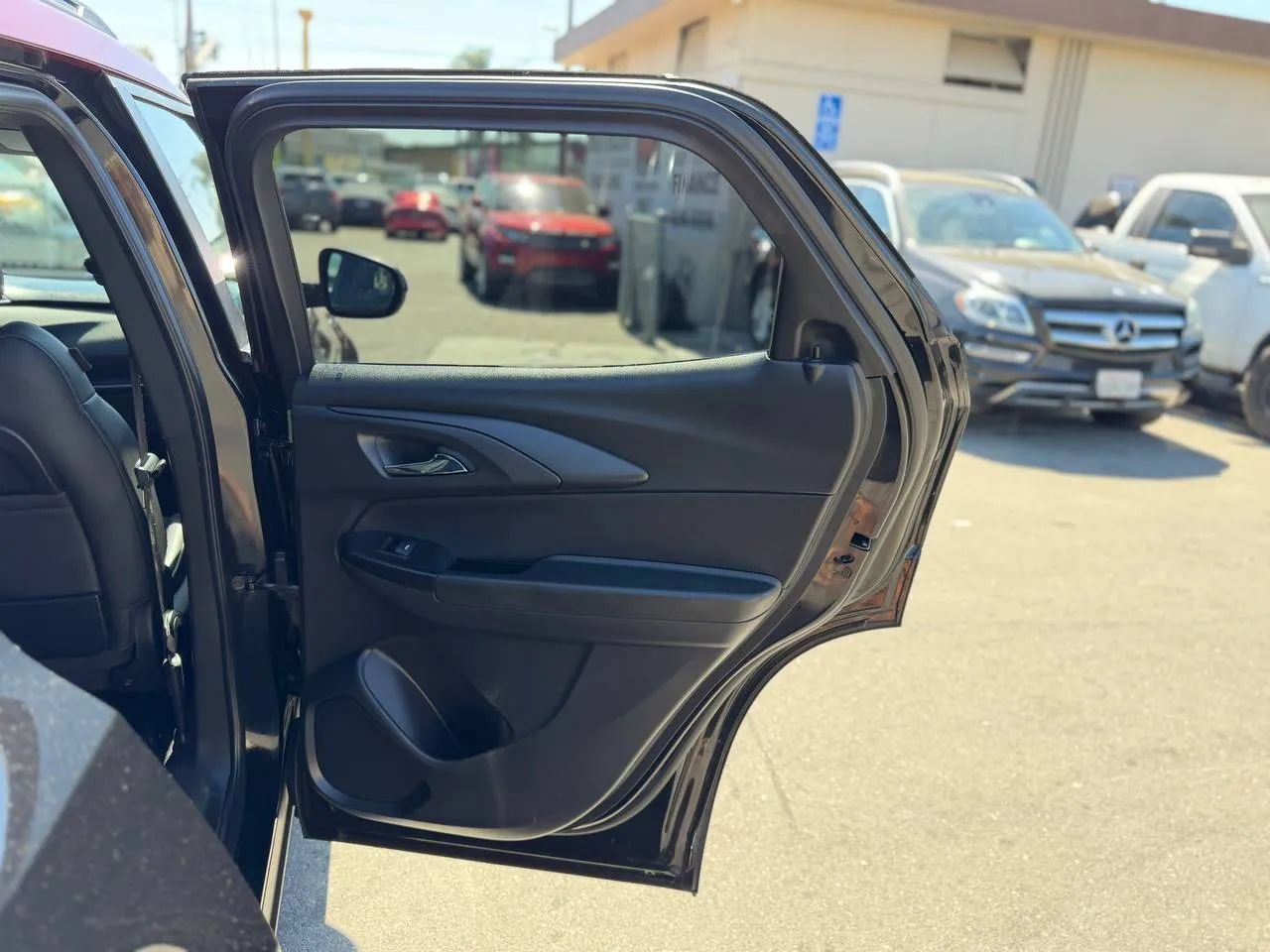 Used 2021 Chevrolet TrailBlazer RS w/ Sun and Liftgate Package FWD image 32