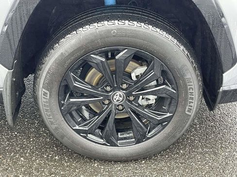 Used 2023 Toyota RAV4 SE image 9