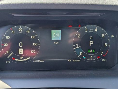 New 2025 Land Rover Discovery Sport Dynamic SE image 9