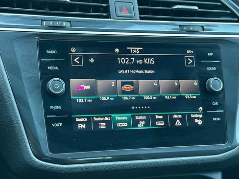 Used 2022 Volkswagen Tiguan SE R-Line image 18