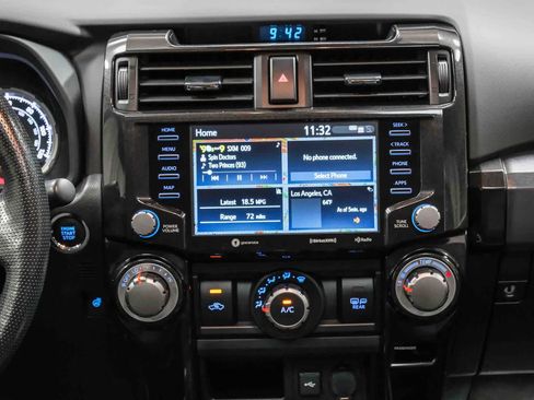 Used 2023 Toyota 4Runner TRD Off-Road Premium w/ Moonroof Package AWD/4WD image 17
