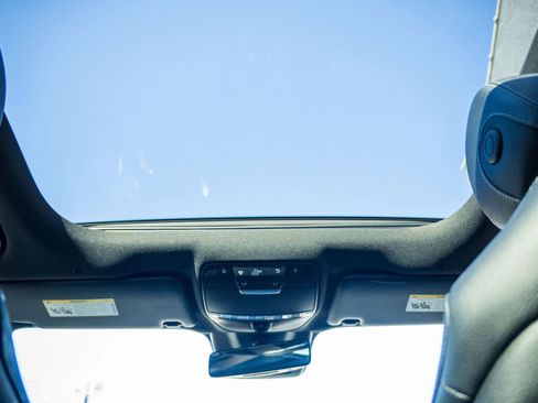 Used 2018 Mercedes-Benz E 300 4MATIC w/ Premium 2 Package image 27