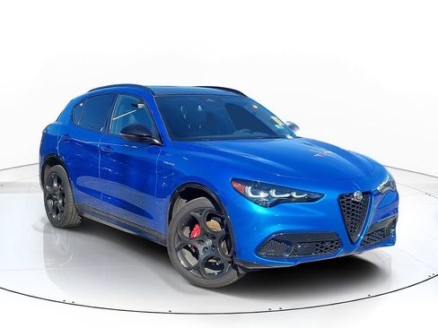 Used 2025 Alfa Romeo Stelvio Sprint AWD/4WD image 1