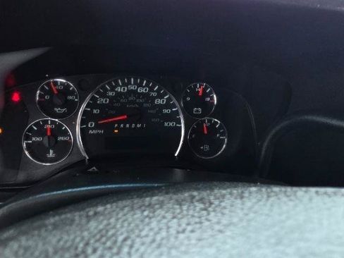 Used 2018 GMC Savana 2500 RWD image 10