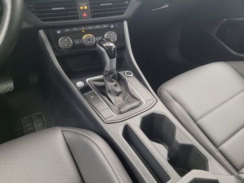 Used 2024 Volkswagen Jetta SE FWD image 26