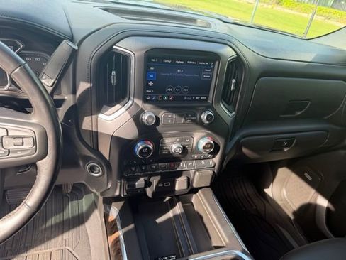 Used 2022 GMC Sierra 2500 Denali w/ Technology Package image 11