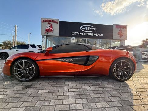 Used 2020 McLaren 570S Spider image 4