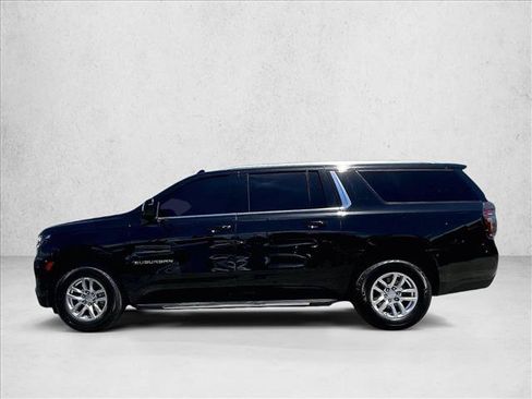 Used 2022 Chevrolet Suburban LT RWD image 6