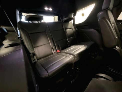 Used 2022 Chevrolet Tahoe Z71 w/ Luxury Package image 17