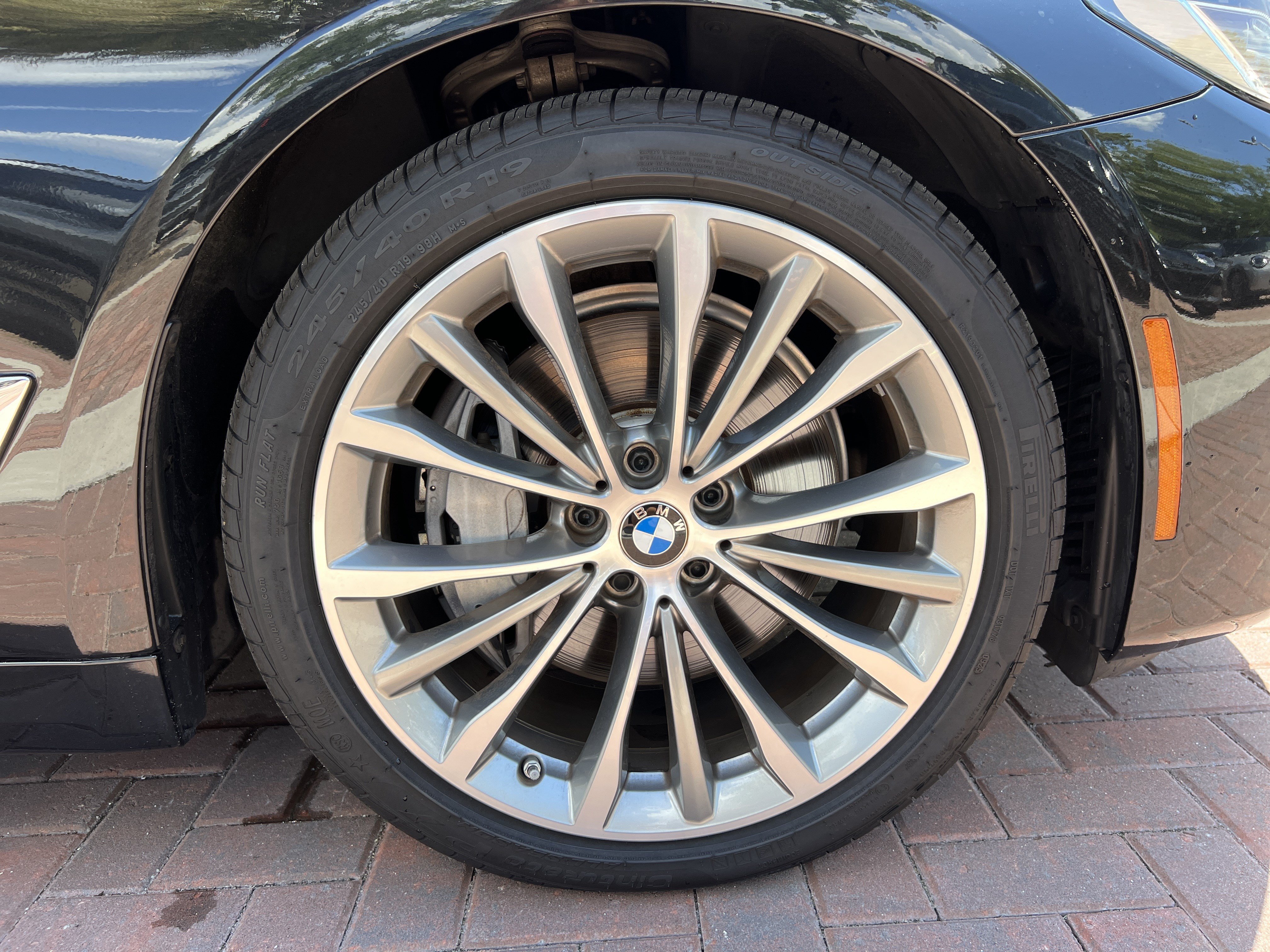 Certified 2023 BMW 540i xDrive w/ Premium Package AWD/4WD image 13
