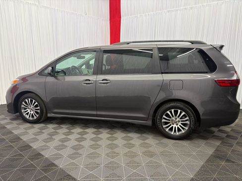 Used 2020 Toyota Sienna XLE FWD image 5