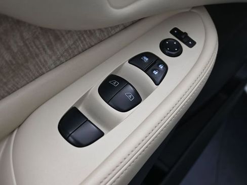 Used 2021 Nissan Murano SV image 13