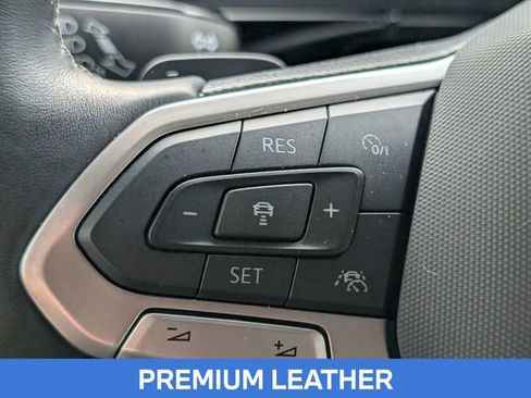 Used 2024 Volkswagen Atlas Cross Sport SEL Premium R-Line AWD/4WD image 17
