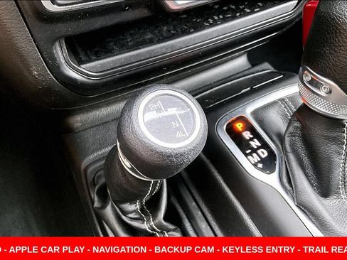 Used 2022 Jeep Wrangler Unlimited Sahara w/ LED Lighting Group AWD/4WD image 15