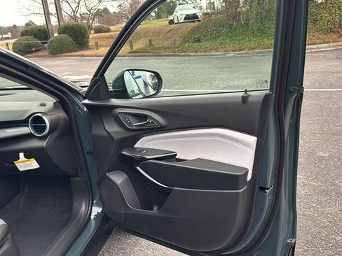 New 2026 Chevrolet Trax LT w/ Driver Confidence Package image 13