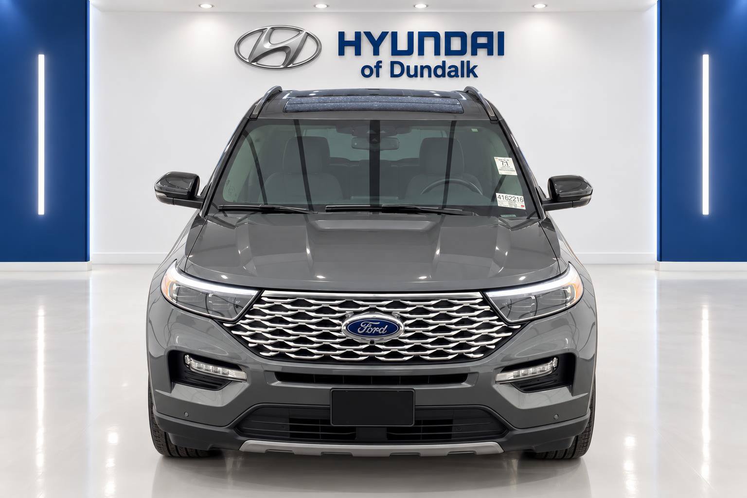 Used 2024 Ford Explorer Platinum w/ Technology Package AWD/4WD image 5