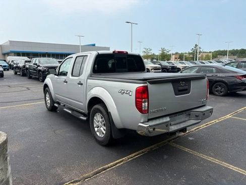 Used 2017 Nissan Frontier SV w/ SV Value Truck Package AWD/4WD image 2