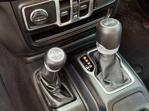 Used 2021 Jeep Wrangler Unlimited Sport AWD/4WD image 18