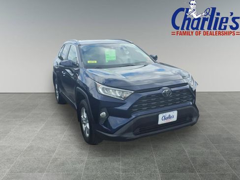 Used 2019 Toyota RAV4 XLE w/ Convenience Package AWD/4WD image 3