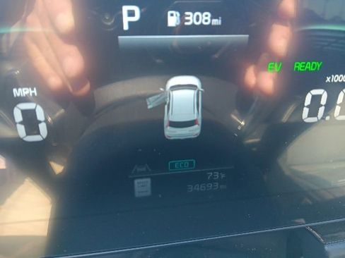 Used 2023 Kia Niro EX Touring FWD image 4