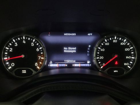 Used 2015 Jeep Renegade Limited image 23