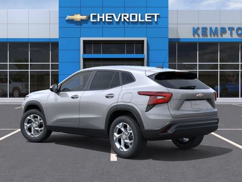 New 2026 Chevrolet Trax LS w/ LS Convenience Package FWD image 3