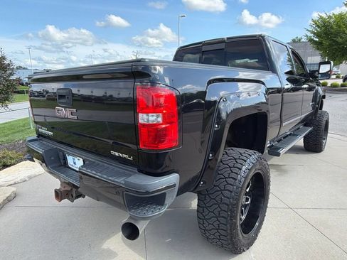 Used 2018 GMC Sierra 2500 Denali w/ Duramax Plus Package AWD/4WD image 26