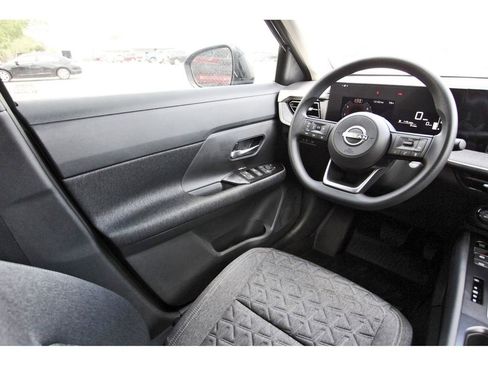 New 2026 Nissan Kicks SV w/ SV Premium Package FWD image 6