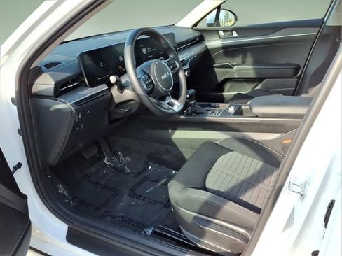 Used 2025 Kia K5 LXS FWD image 11