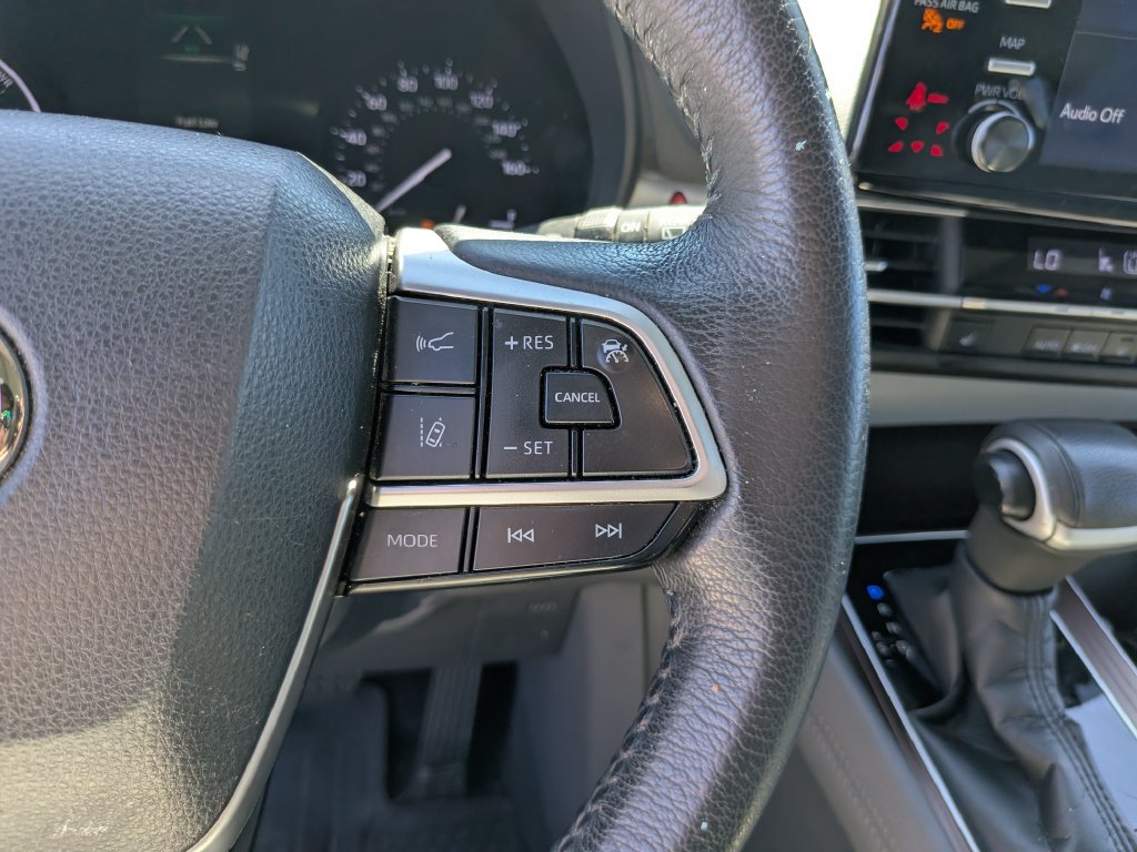 Used 2022 Toyota Sienna XLE FWD image 31