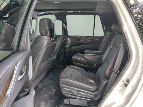 Used 2023 Cadillac Escalade Sport Platinum w/ LPO, ONYX Package AWD/4WD image 11