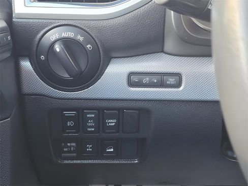 Used 2016 Nissan Titan PRO-4X w/ Pro-4x Convenience Package image 26