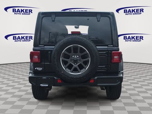 Used 2021 Jeep Wrangler Unlimited Sahara AWD/4WD image 4