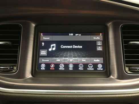 Used 2018 Dodge Charger SXT w/ Blacktop Package RWD image 33
