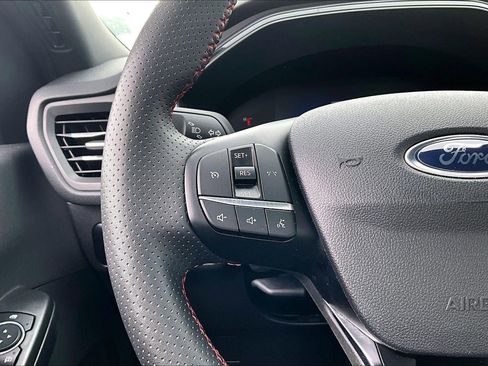 Used 2025 Ford Escape ST-Line image 18