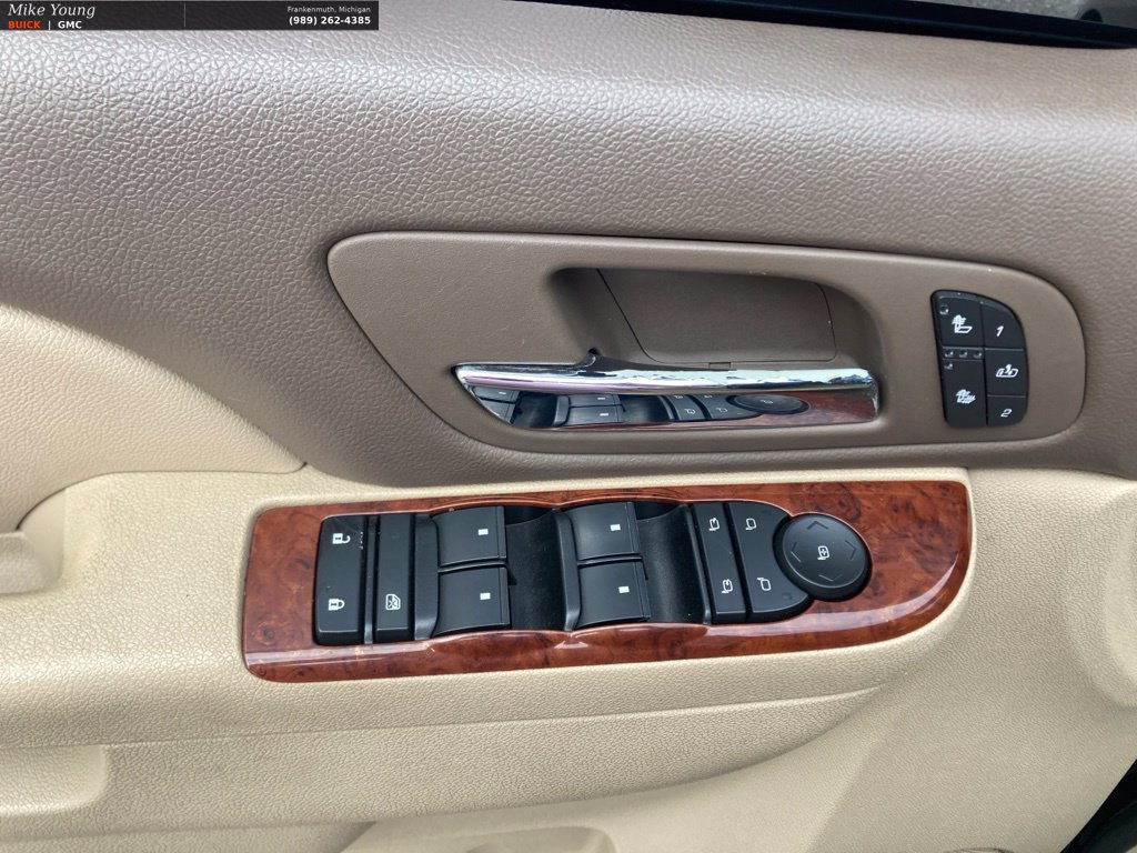 Used 2011 GMC Yukon SLT w/ SLT-2 Equipment Package AWD/4WD image 16