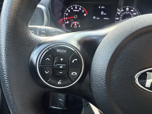 Used 2020 Kia Soul LX image 28