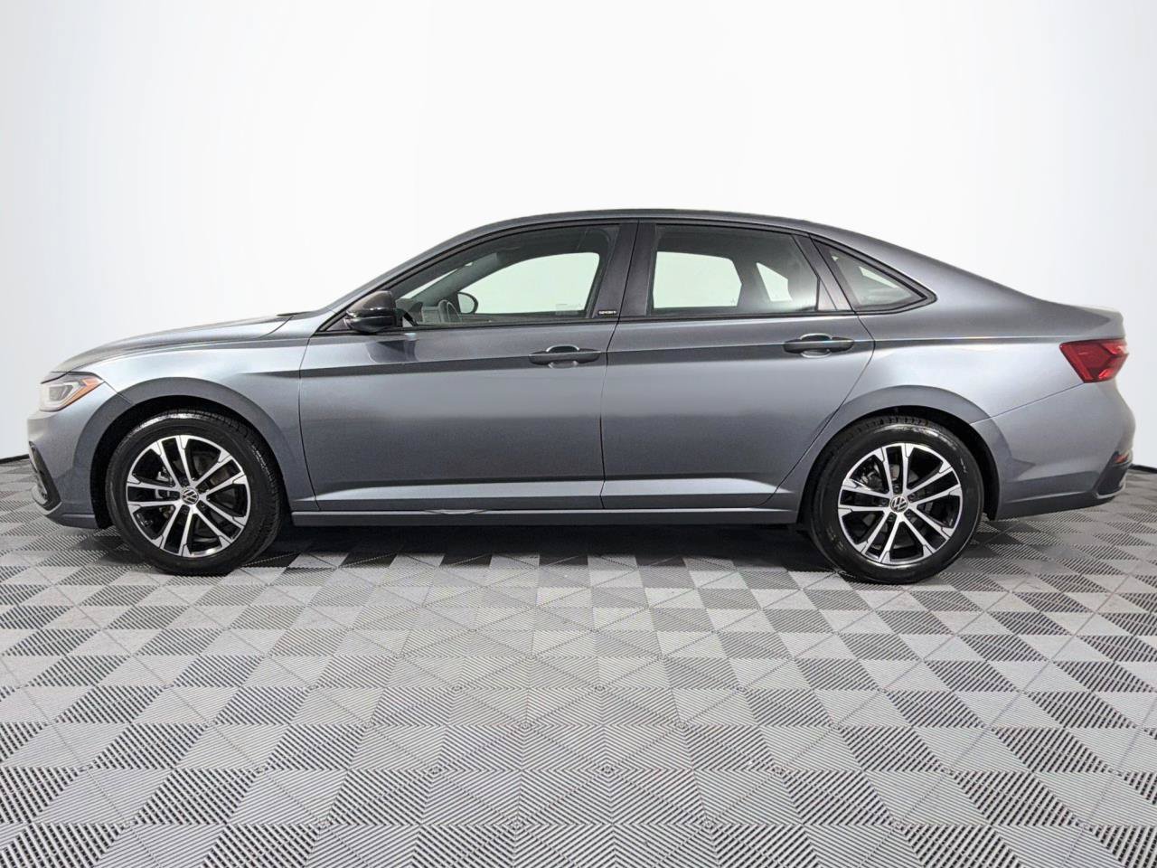 Used 2025 Volkswagen Jetta Sport FWD image 7