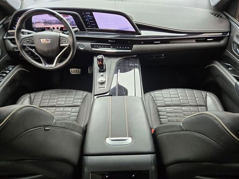 Certified 2024 Cadillac Escalade ESV V w/ LPO, ONYX Package image 13