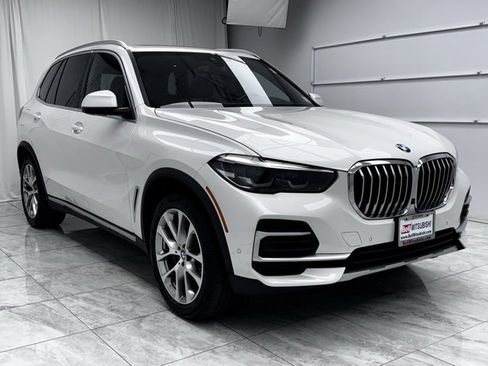 Used 2023 BMW X5 xDrive40i w/ Premium Package image 2