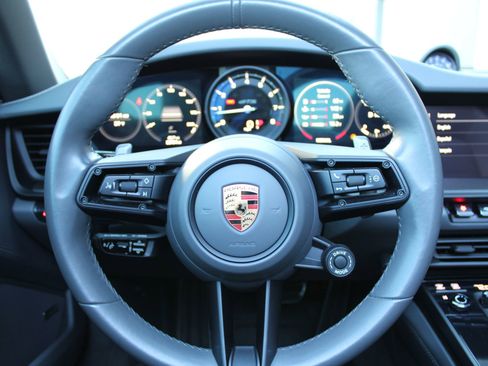 Certified 2022 Porsche 911 Targa 4S image 16