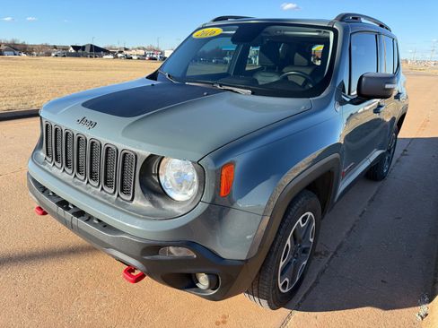 Used 2016 Jeep Renegade Trailhawk w/ Premium Trailhawk Package image 7