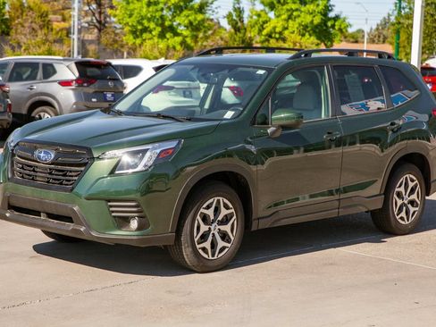 Used 2024 Subaru Forester Premium AWD/4WD image 9