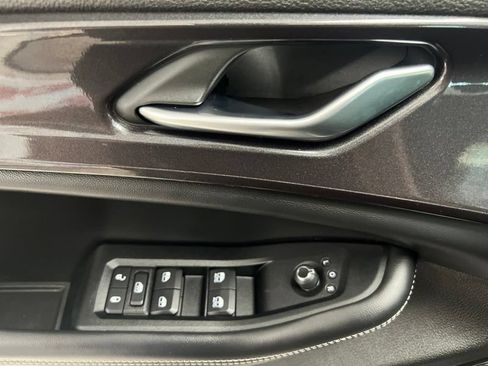 Used 2023 Jeep Grand Cherokee Altitude AWD/4WD image 21