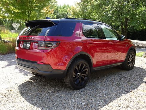 Used 2023 Land Rover Discovery Sport SE image 11