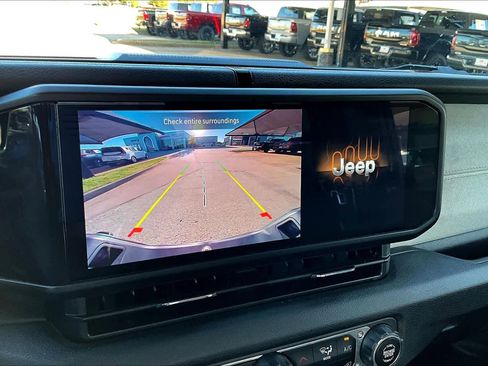 Certified 2024 Jeep Gladiator Sport image 20