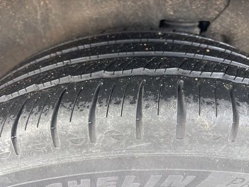 Used 2023 GMC Terrain SLT w/ Tech Package image 13