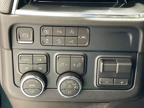 New 2026 Chevrolet Suburban RST w/ Advanced Technology Package AWD/4WD image 9