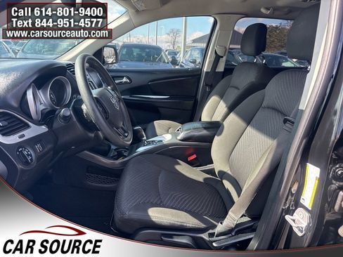Used 2019 Dodge Journey SE w/ Blacktop Package image 6