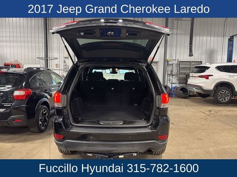 Used 2017 Jeep Grand Cherokee Laredo image 8